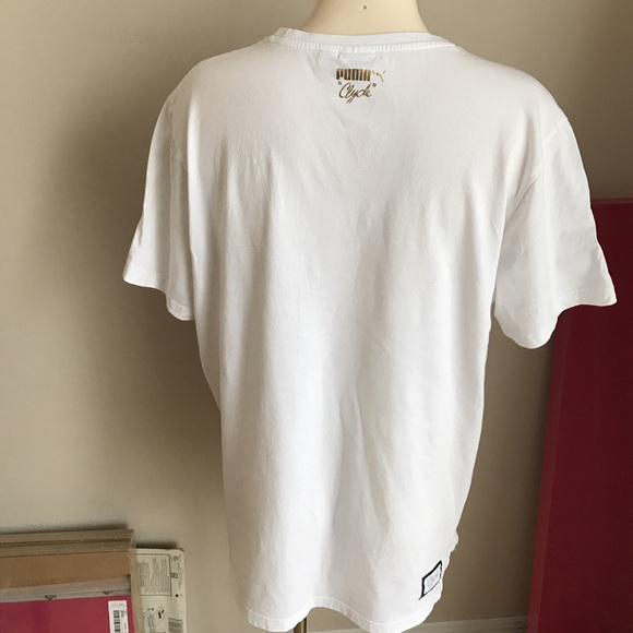 🐚🪼 2/20$ TOPS 🪼🐚 Puma x Clyde velvet logo tee - Picture 3 of 4